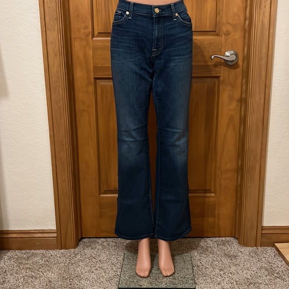 7 for All Mankind Size 31 Short Inseam 32” Karah Bootcut - Picture 2 of 7